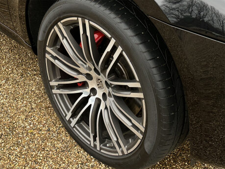 Porsche Macan TURBO PDK 35