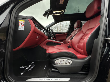 Porsche Macan TURBO PDK 47