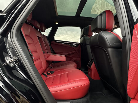 Porsche Macan TURBO PDK 75