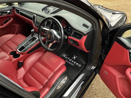 Porsche Macan TURBO PDK 40