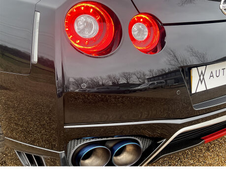 Nissan GT-R RECARO 23