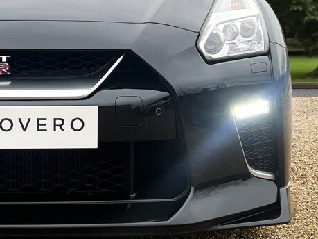 Nissan GT-R RECARO 18