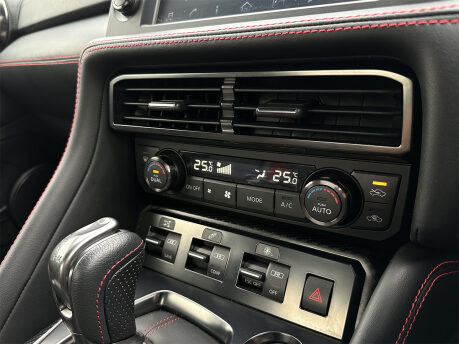 Nissan GT-R RECARO 65