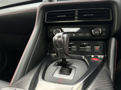 Nissan GT-R RECARO 68