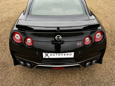 Nissan GT-R RECARO 30