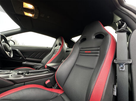 Nissan GT-R RECARO 52