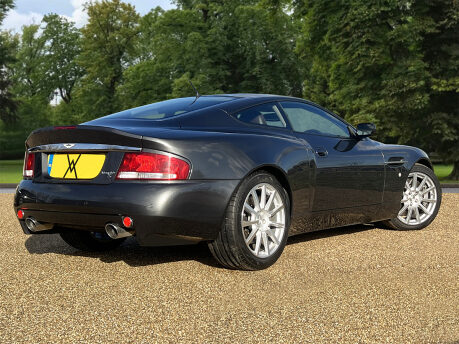 Aston Martin Vanquish S V12 5