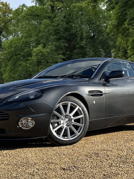 Aston Martin Vanquish S 