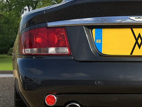 Aston Martin Vanquish S V12 24