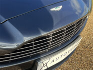 Aston Martin Vanquish S V12 40