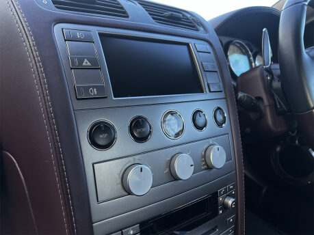 Aston Martin Vanquish S V12 61