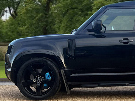 Land Rover Defender V8 10