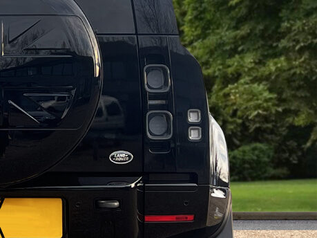 Land Rover Defender V8 26