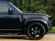 Land Rover Defender V8 13