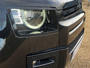 Land Rover Defender V8 16