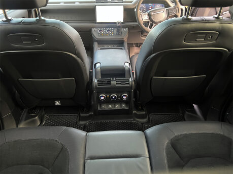 Land Rover Defender V8 52