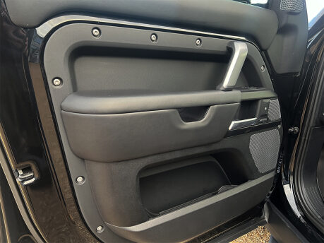 Land Rover Defender V8 75