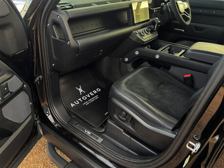 Land Rover Defender V8 47