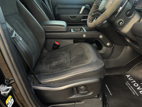 Land Rover Defender V8 49