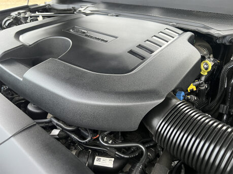 Land Rover Range Rover WESTMINSTER BLACK MHEV 83