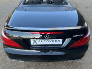 Mercedes-Benz SL Series SL63 AMG 30