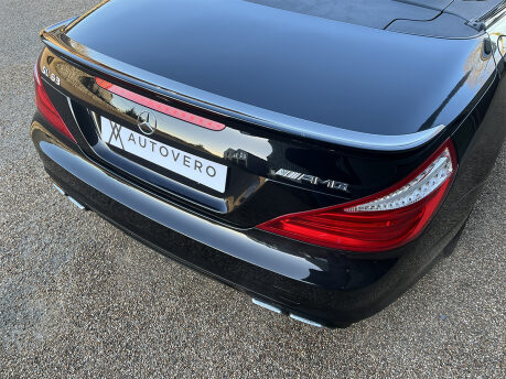 Mercedes-Benz SL Series SL63 AMG 29