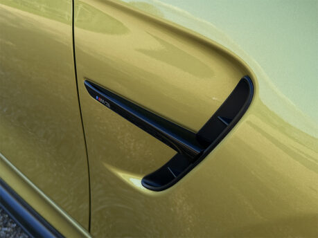 BMW M3 COMPETITION 32