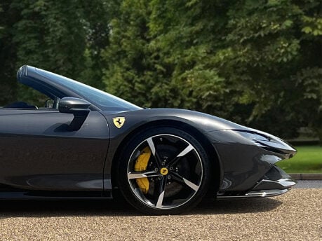Ferrari SF90 SPIDER 10
