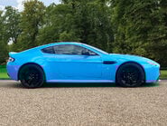 Aston Martin Vantage S V12 4