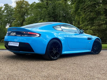 Aston Martin Vantage S V12 5