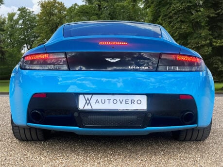 Aston Martin Vantage S V12 6