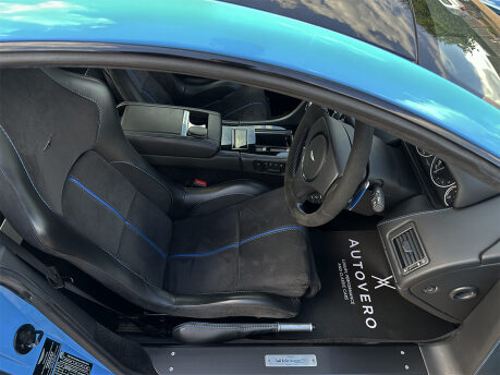 Aston Martin Vantage S V12 51