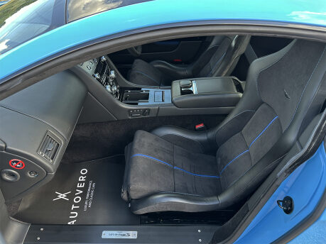 Aston Martin Vantage S V12 52