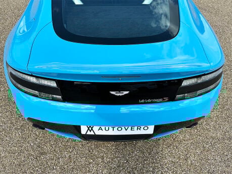 Aston Martin Vantage S V12 30