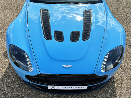 Aston Martin Vantage S V12 33