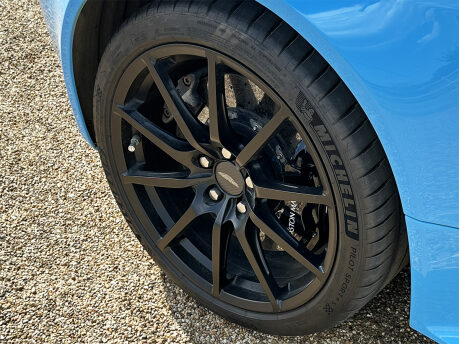 Aston Martin Vantage S V12 42