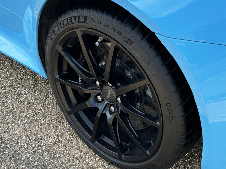 Aston Martin Vantage S V12 44