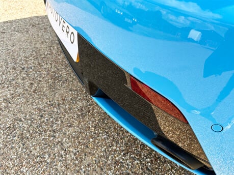 Aston Martin Vantage S V12 40