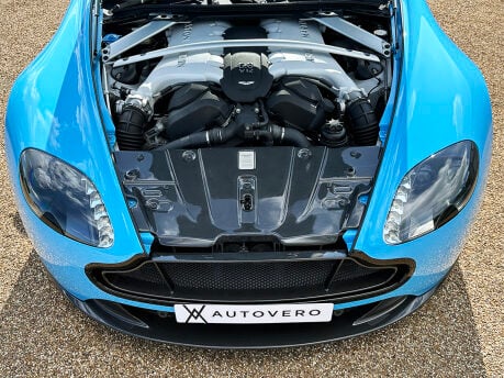 Aston Martin Vantage S V12 81