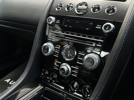 Aston Martin Vantage S V12 71