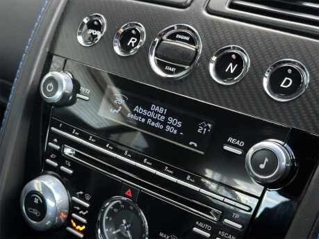 Aston Martin Vantage S V12 74