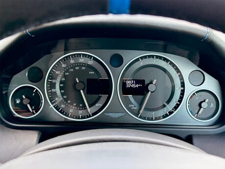 Aston Martin Vantage S V12 64