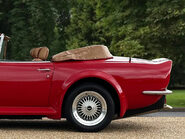Aston Martin V8 VOLANTE 14