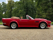 Aston Martin V8 VOLANTE 5