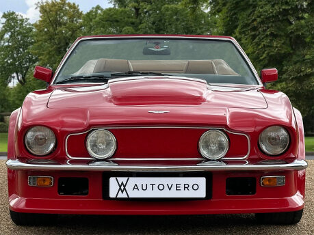 Aston Martin V8 VOLANTE 2