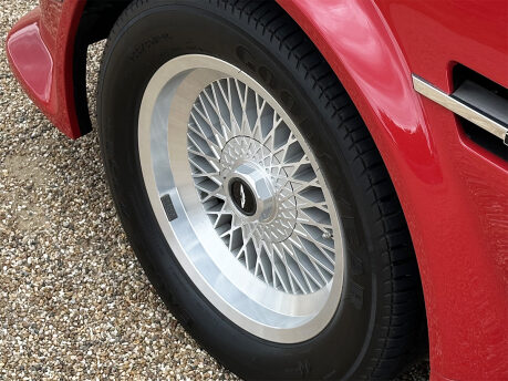 Aston Martin V8 VOLANTE 51