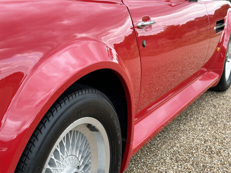 Aston Martin V8 VOLANTE 30