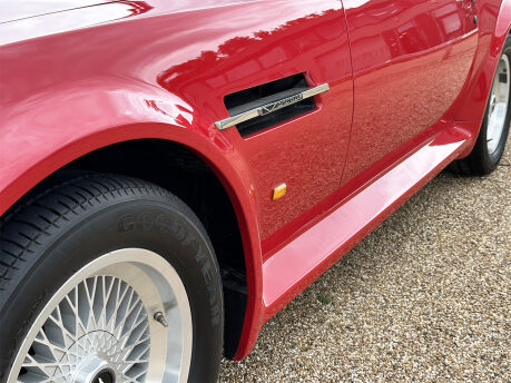 Aston Martin V8 VOLANTE 23