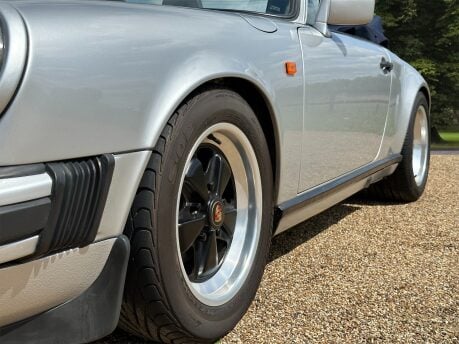 Porsche 911 CARRERA 3.2 CONVERTIBLE 20