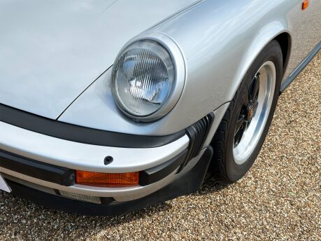 Porsche 911 CARRERA 3.2 CONVERTIBLE 19